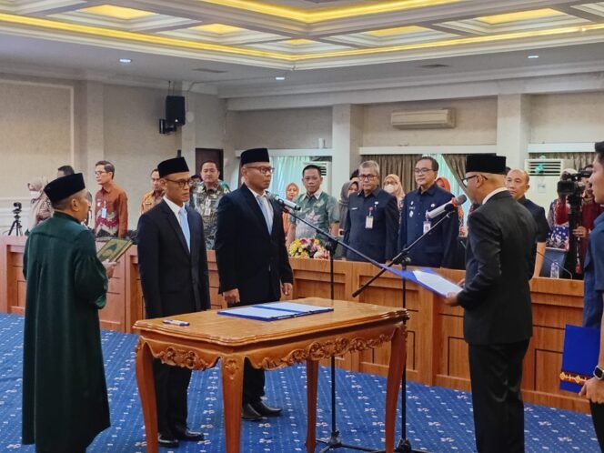 
					Jabatan Adalah Amanah, Tanggung Jawabnya Berat  Rendi dan Anang Dilantik Gubernur Lampung