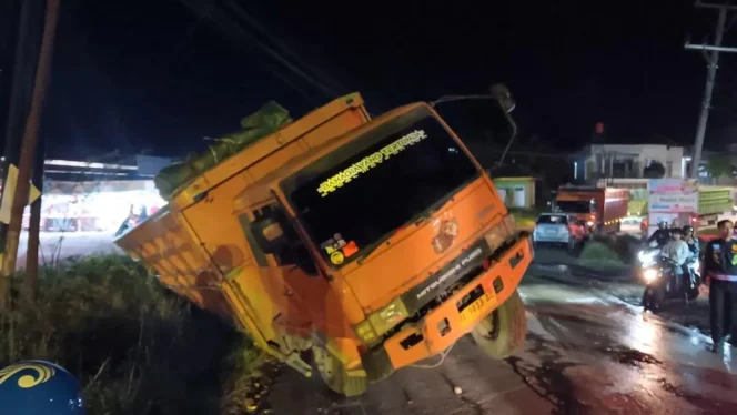 
					Pasutri Tertabrak Truk Fuso di Pringsewu, Istri Tewas di TKP