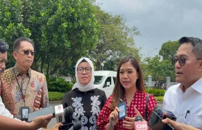 
					Istana Kalah, Kartu Liputan CNN Dikembalikan