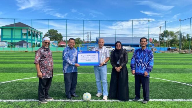 
					Komitmen Dukung Sarana Olahraga dan Pendidikan Karakter Generasi Muda, BRI Kanca Bengkulu Bangun Lapangan Mini Soccer untuk Yayasan Al-Fida Bengkulu Melalui CSR*