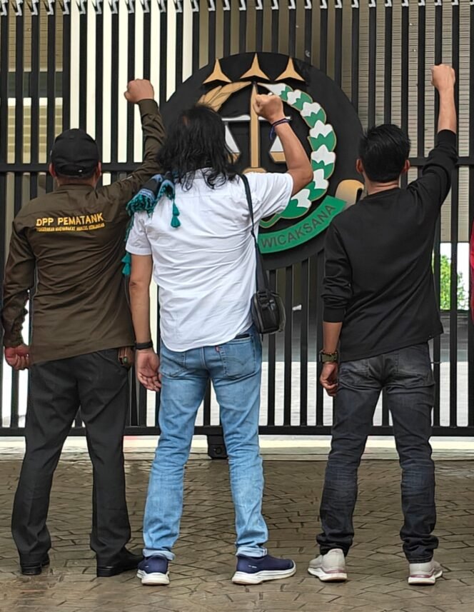 
					Prihatin Dugaan Ancaman terhadap Wartawan, Triga Lampung desak Gubernur Evaluasi Kepala Dinas PSDA